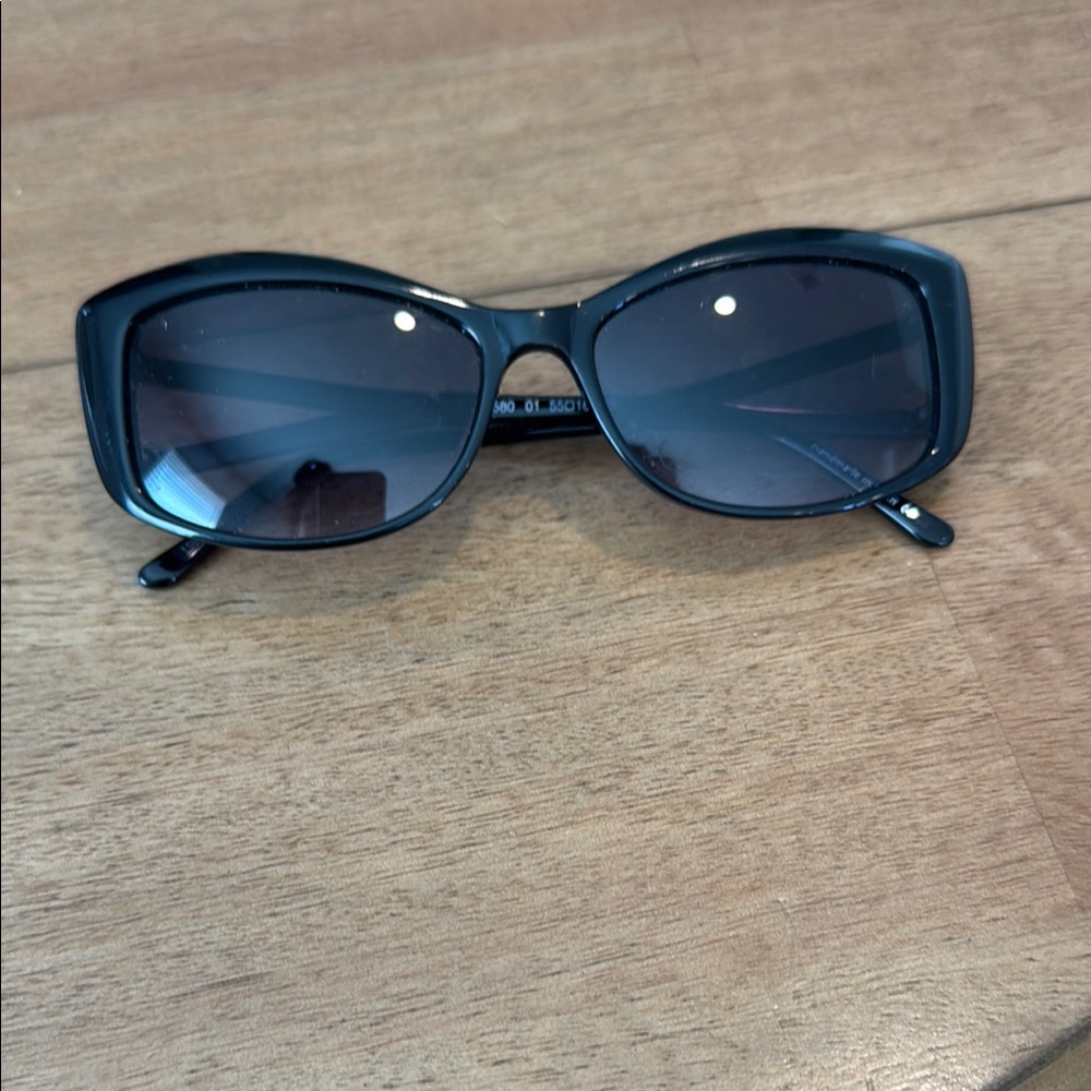 Judith Leiber Black Sunglasses with Thick Frame and Deep Blue Lenses